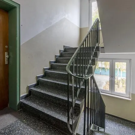 Private Apartment *